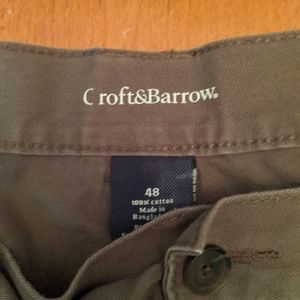 Croft & borrow size 48 cargo shorts